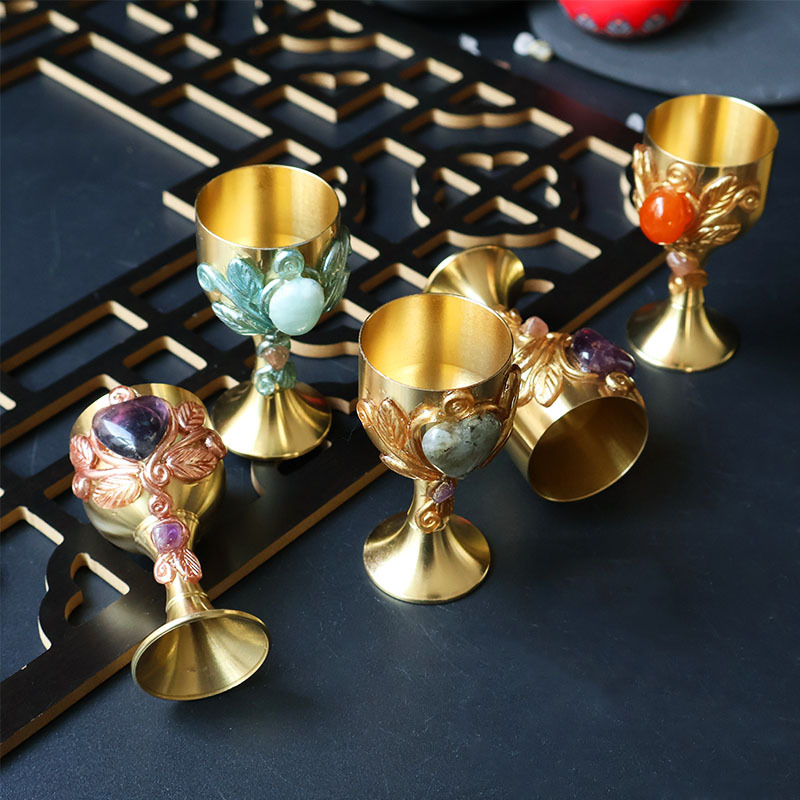 Vintage Lighting Decor - Gelas Anggur Kuningan Berhias Kristal Alami